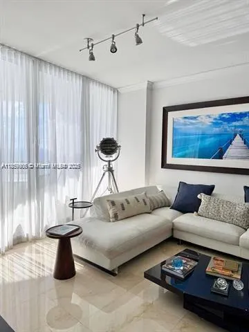 17121 Collins Ave, #2505