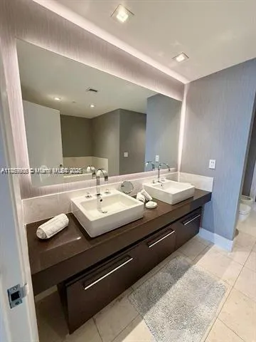17121 Collins Ave, #2505