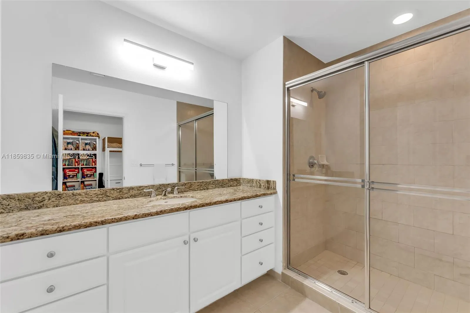 3001 NE 185th St, #610