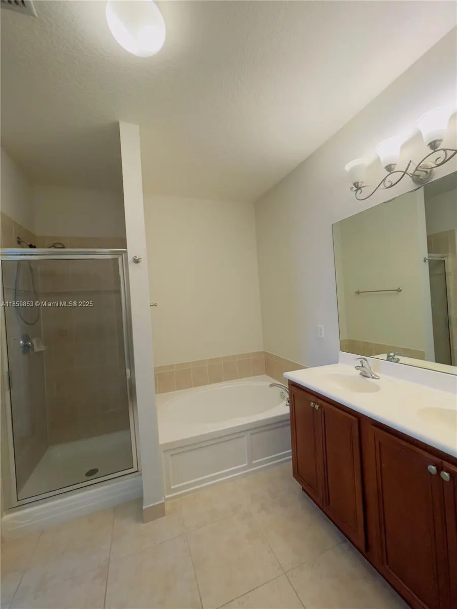 1560 SE Wilshire Pl, #103