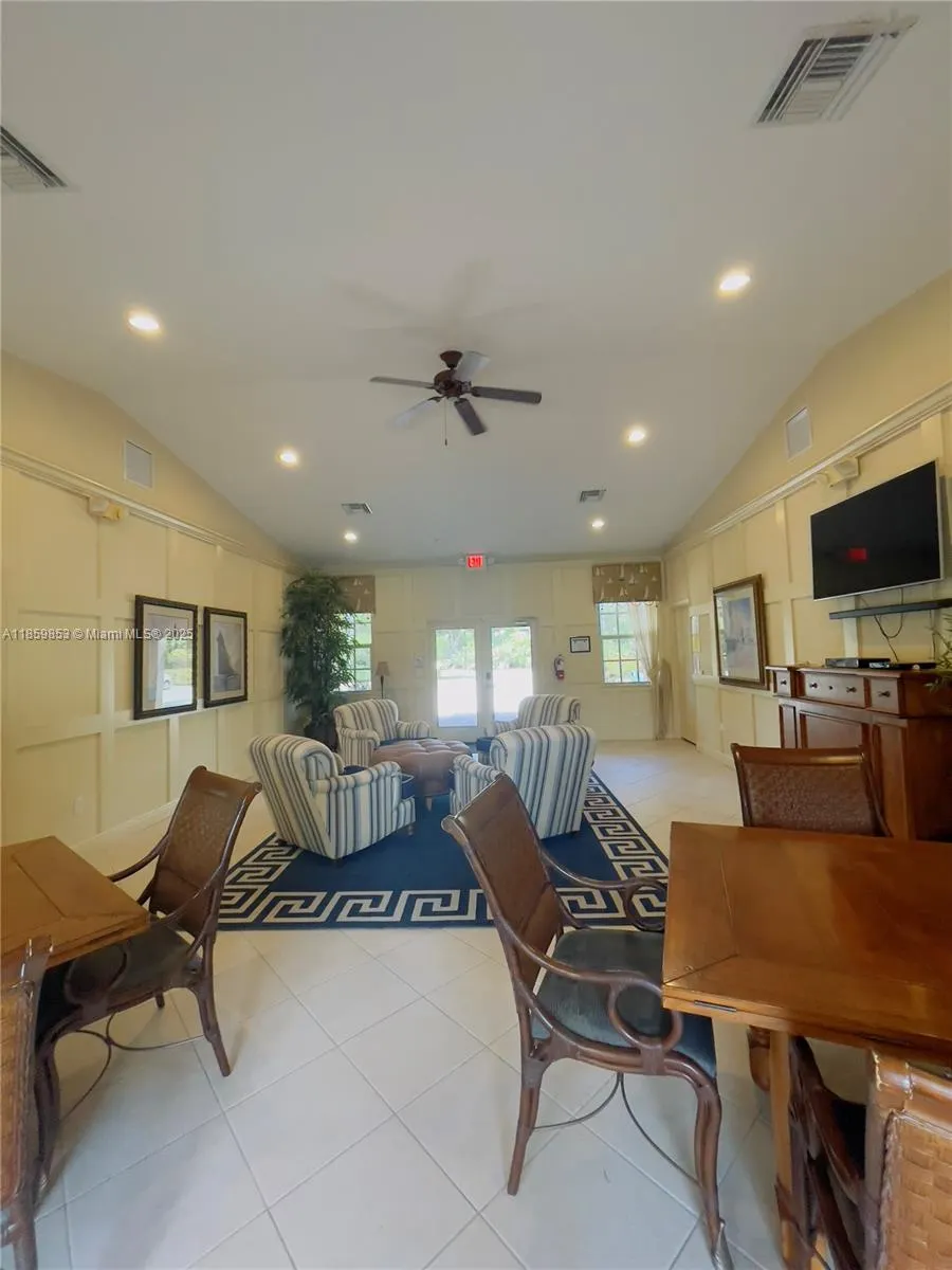 1560 SE Wilshire Pl, #103