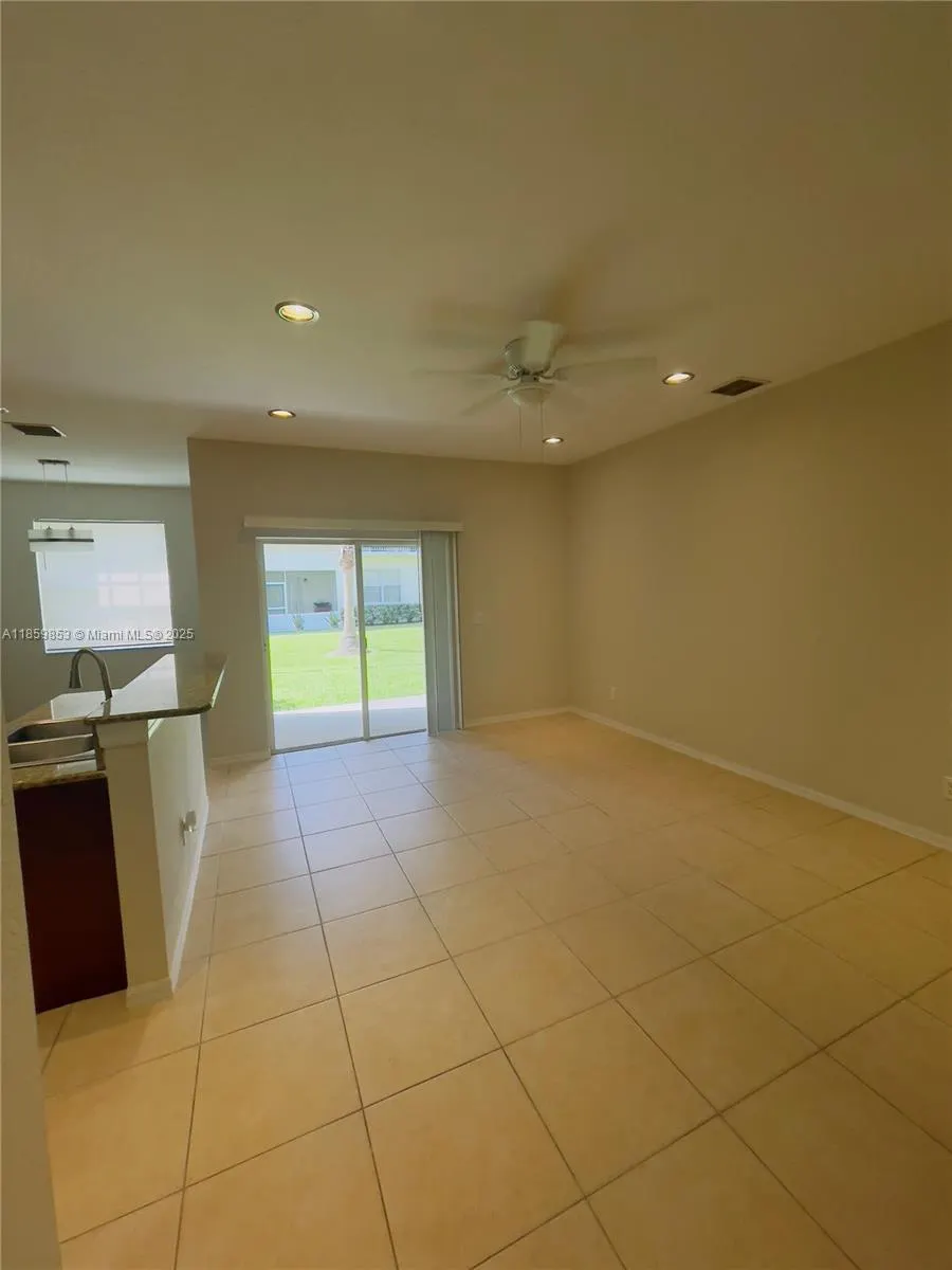 1560 SE Wilshire Pl, #103