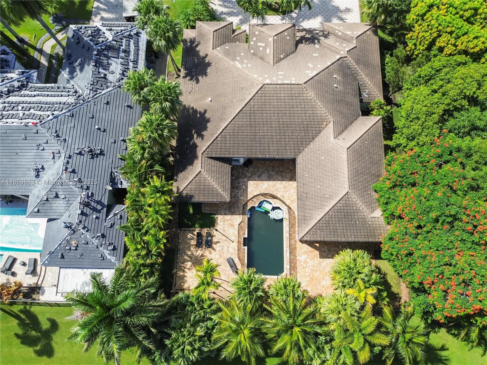 2514 Poinciana Dr