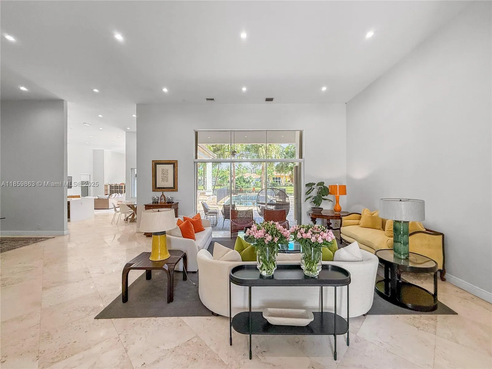 2514 Poinciana Dr