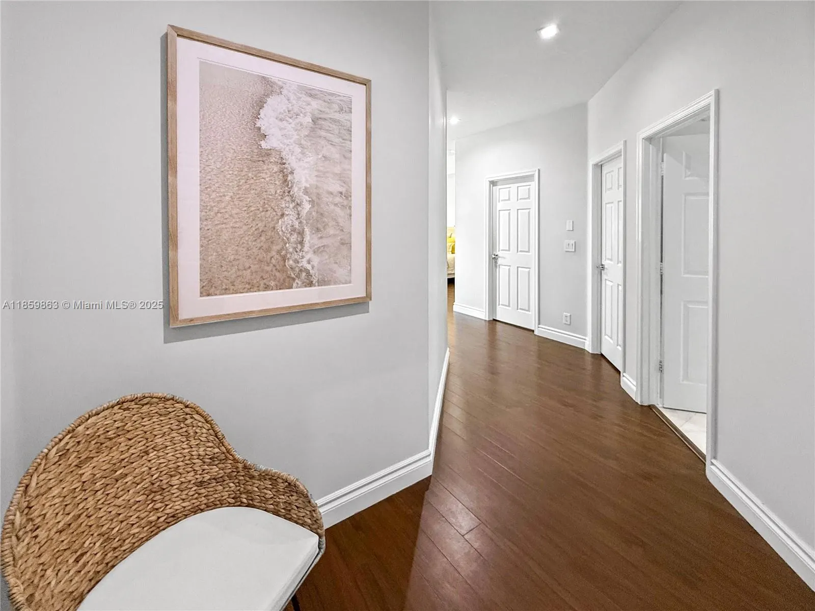 2514 Poinciana Dr