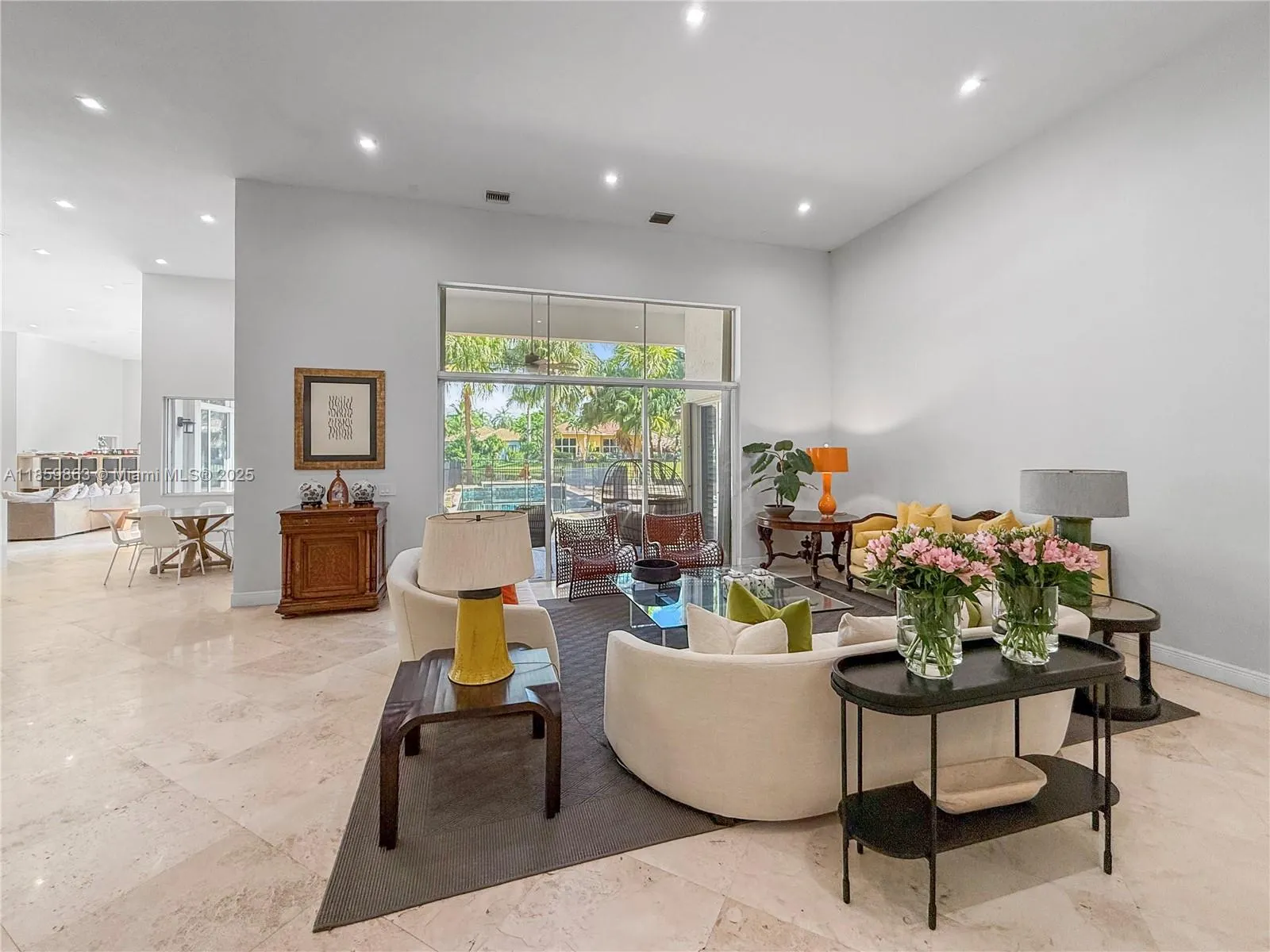 2514 Poinciana Dr