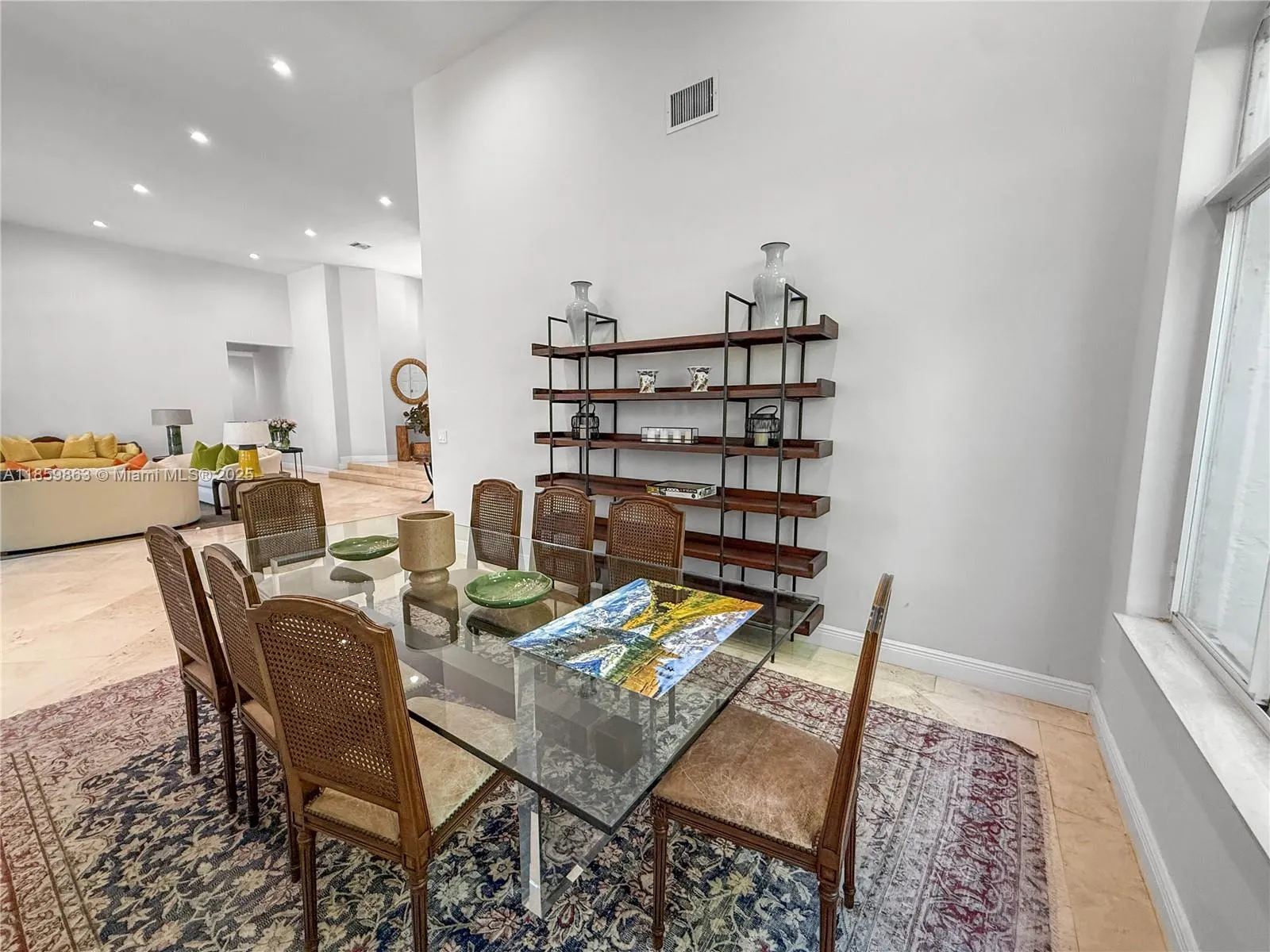 2514 Poinciana Dr