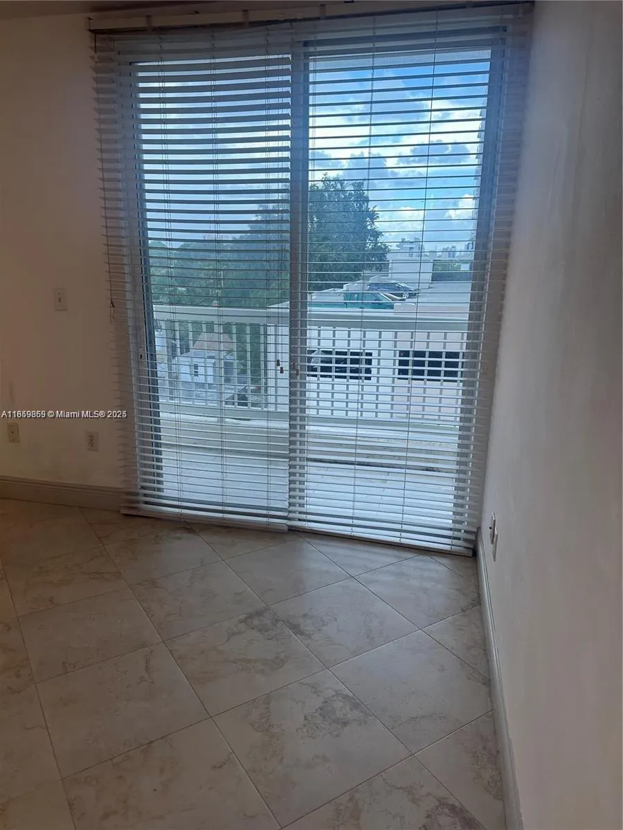 2400 SW 27th Ave, #406