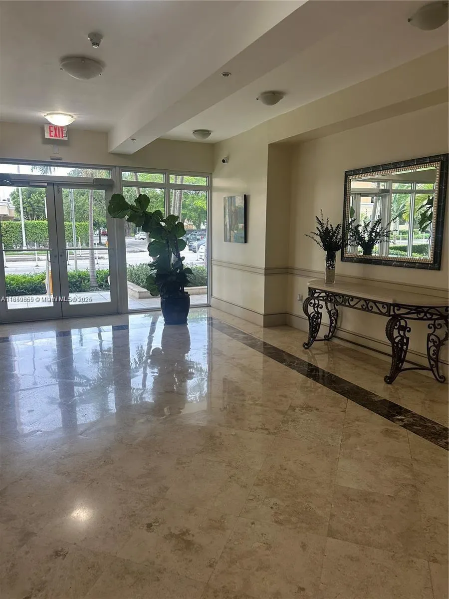 2400 SW 27th Ave, #406