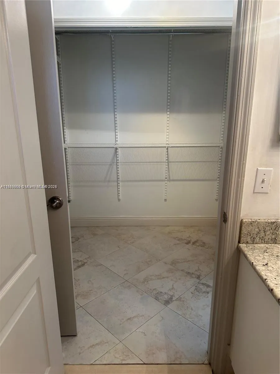 2400 SW 27th Ave, #406
