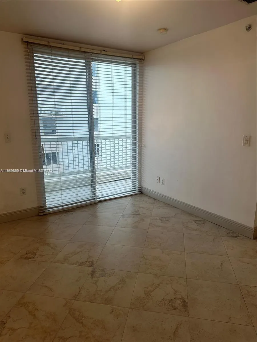 2400 SW 27th Ave, #406
