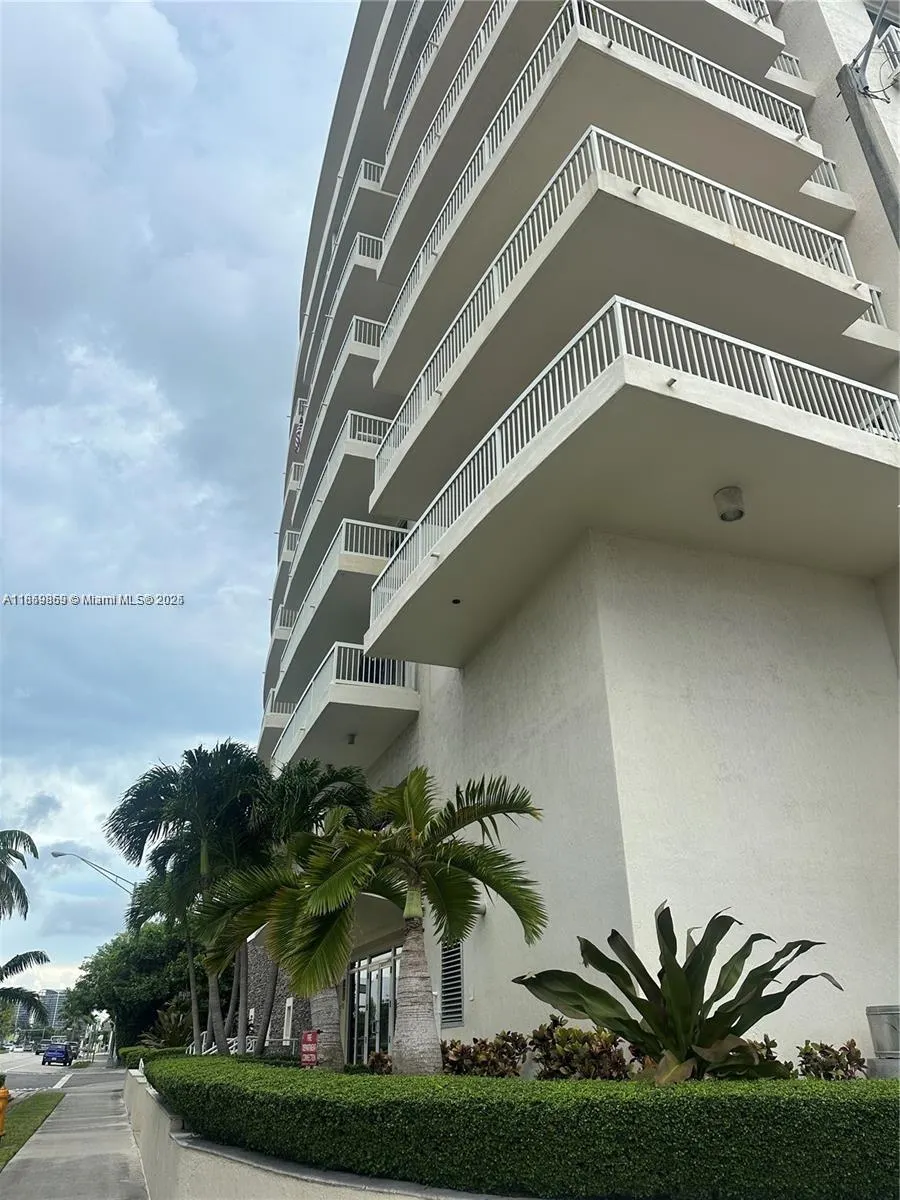 2400 SW 27th Ave, #406