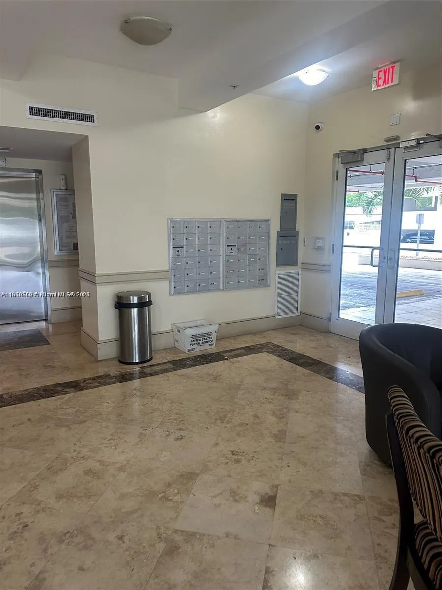 2400 SW 27th Ave, #406