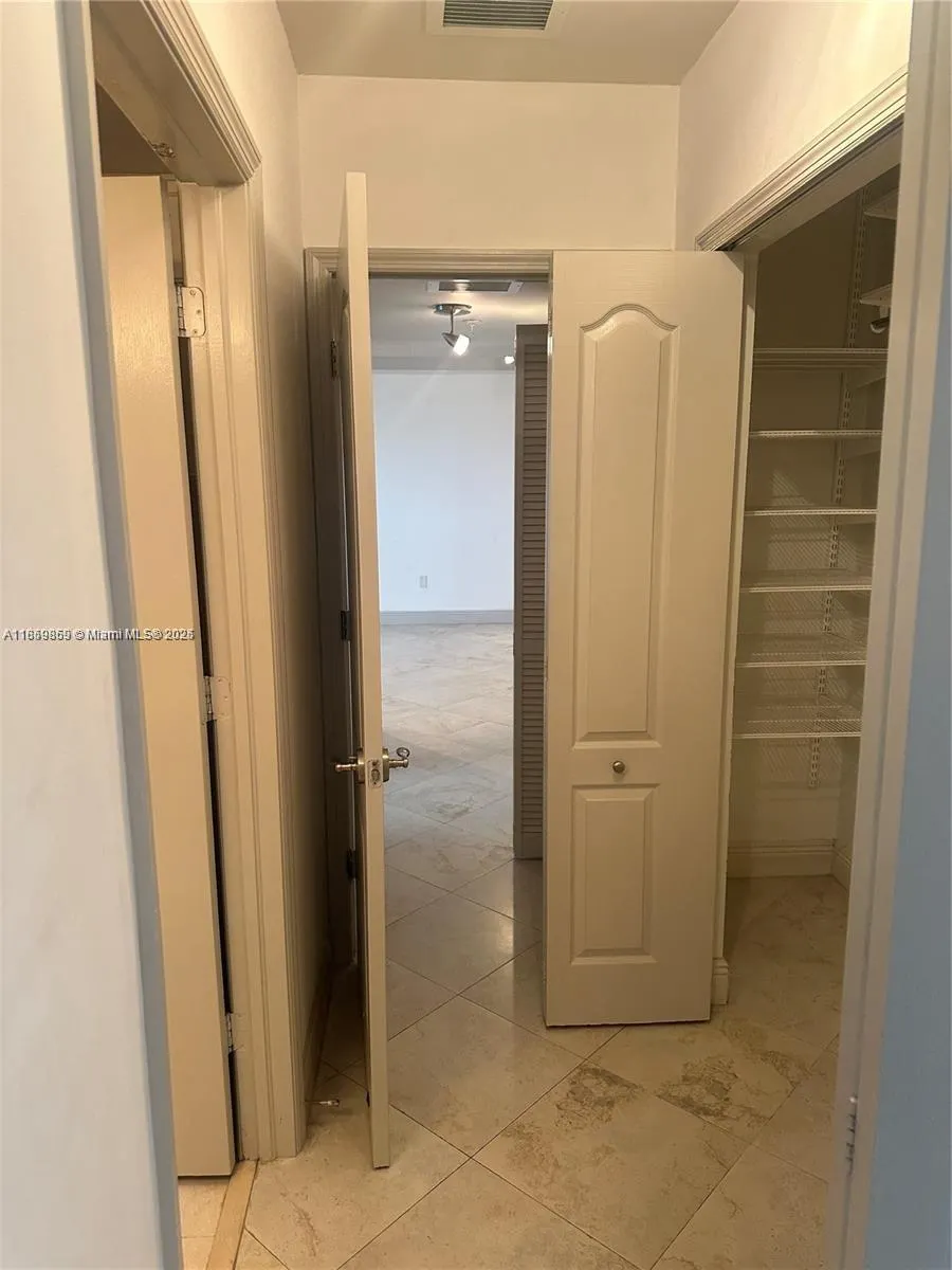 2400 SW 27th Ave, #406