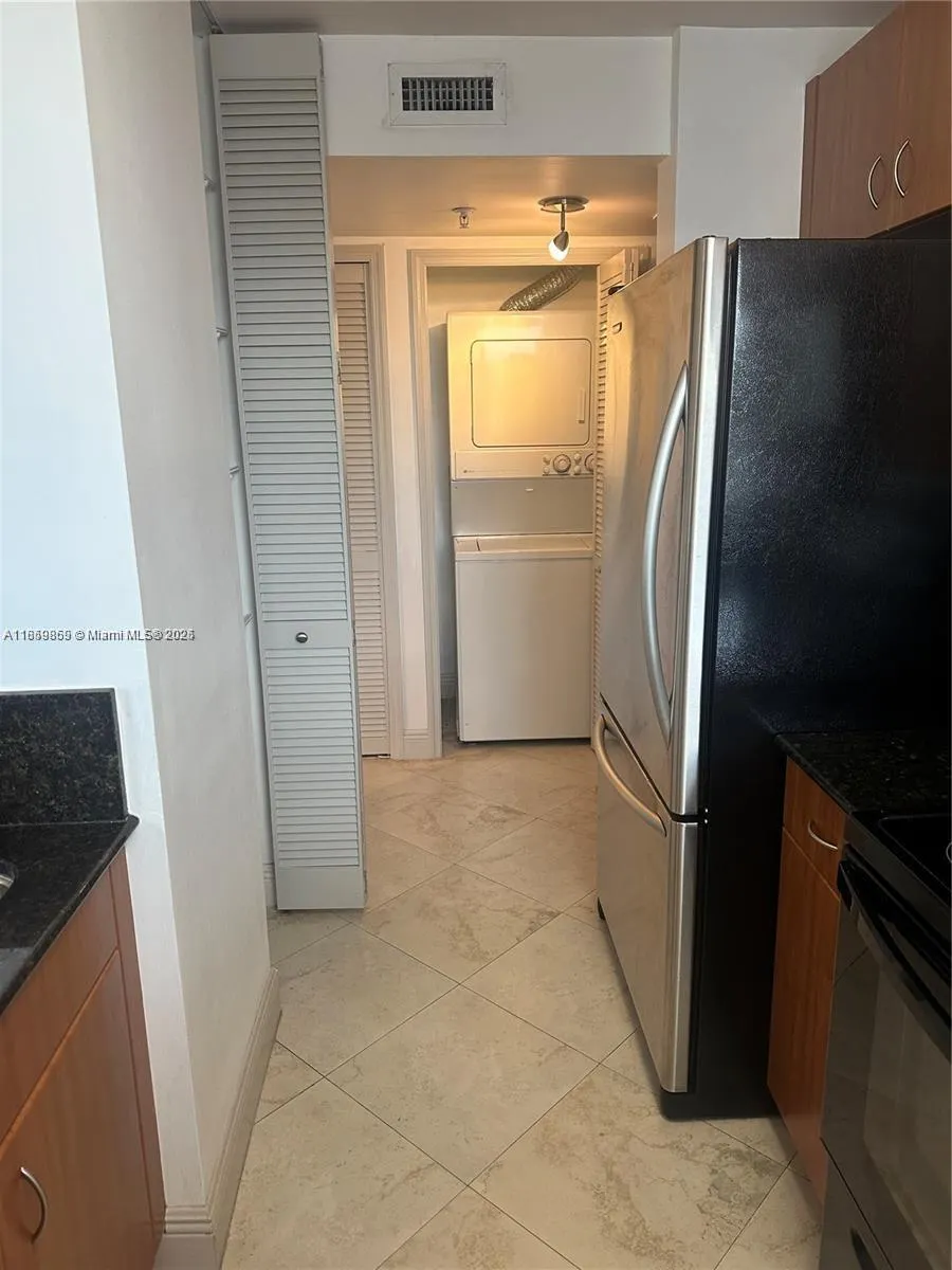 2400 SW 27th Ave, #406