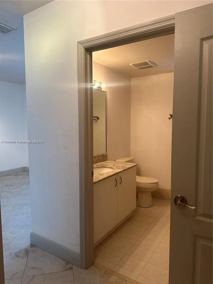 2400 SW 27th Ave, #406