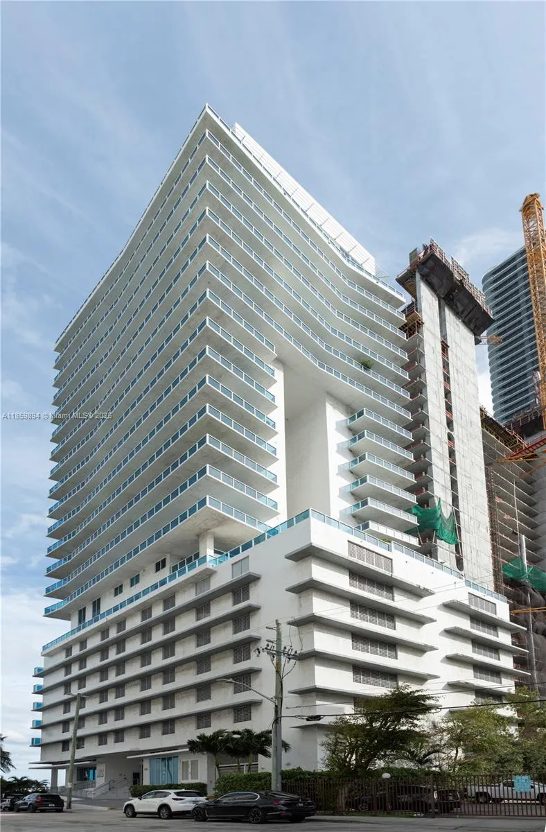 700 NE 25th St, #1003