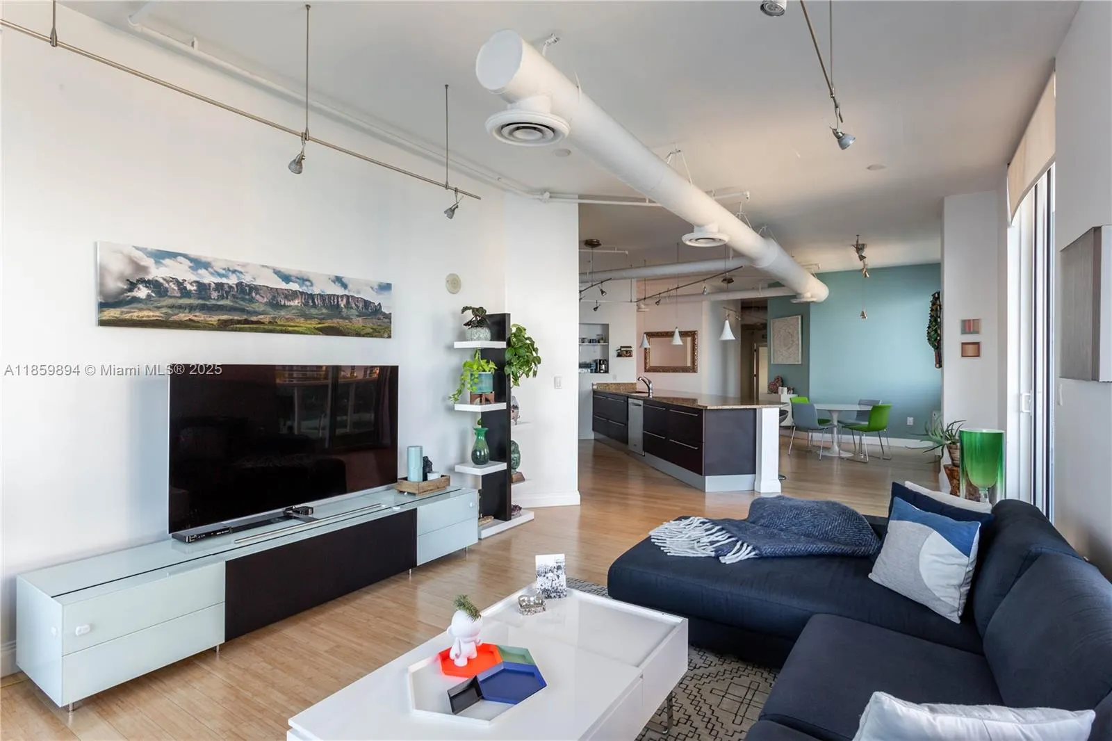 700 NE 25th St, #1003