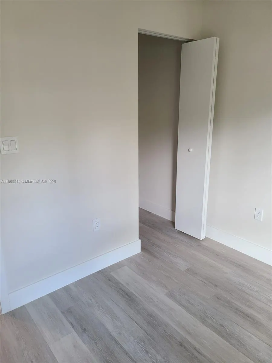 2555 NE 193 St, #2114