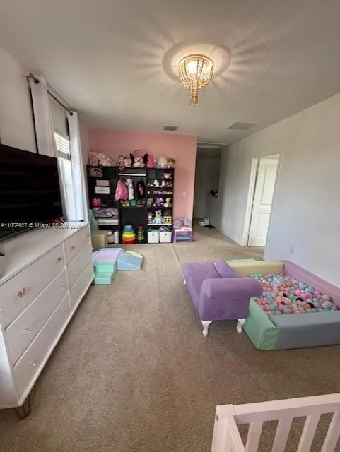 572 NE 6th Pl