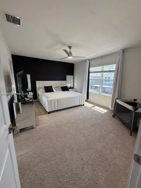 572 NE 6th Pl