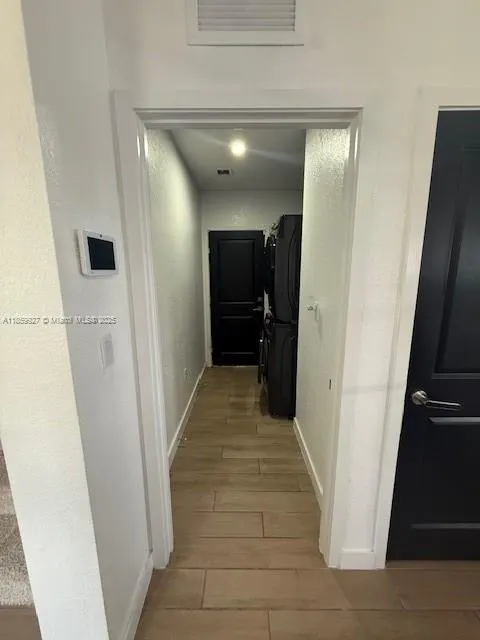 572 NE 6th Pl