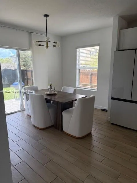 572 NE 6th Pl