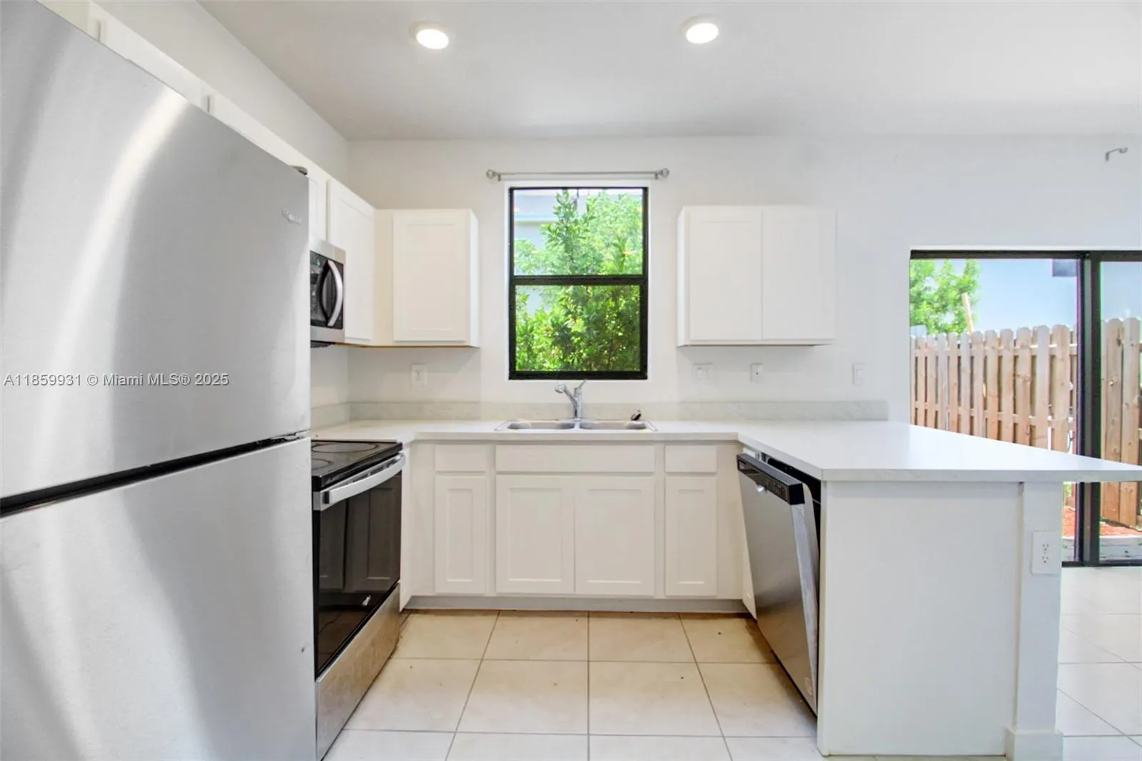 339 NE 12th St, #339