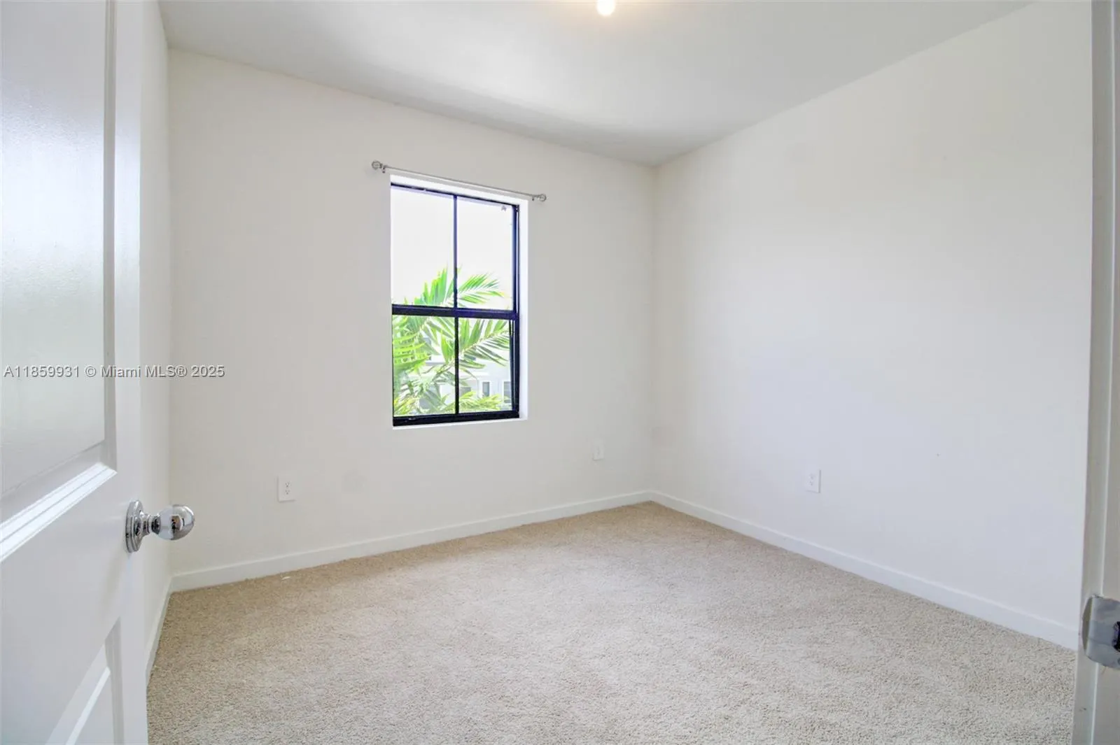 339 NE 12th St, #339