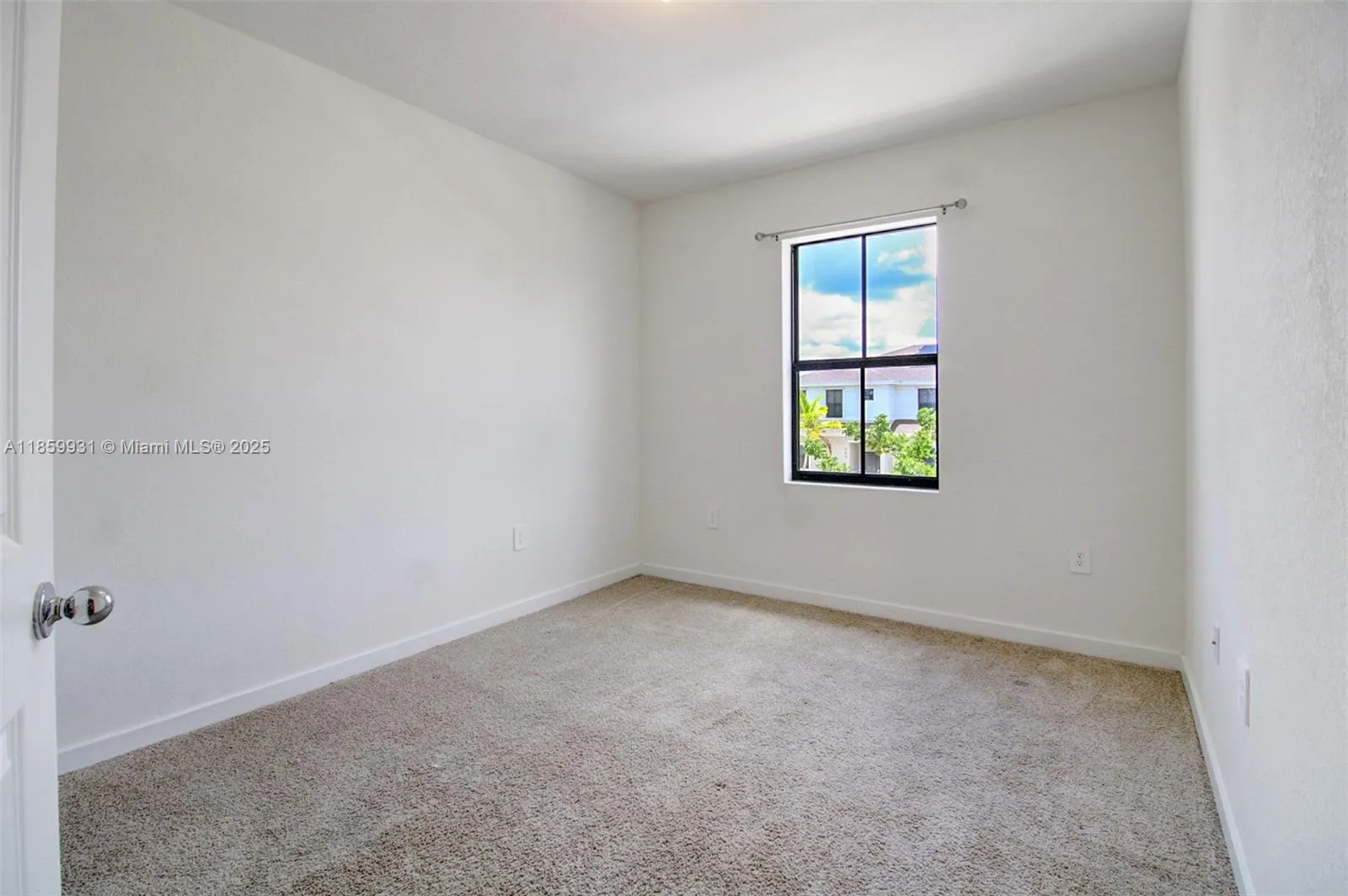 339 NE 12th St, #339