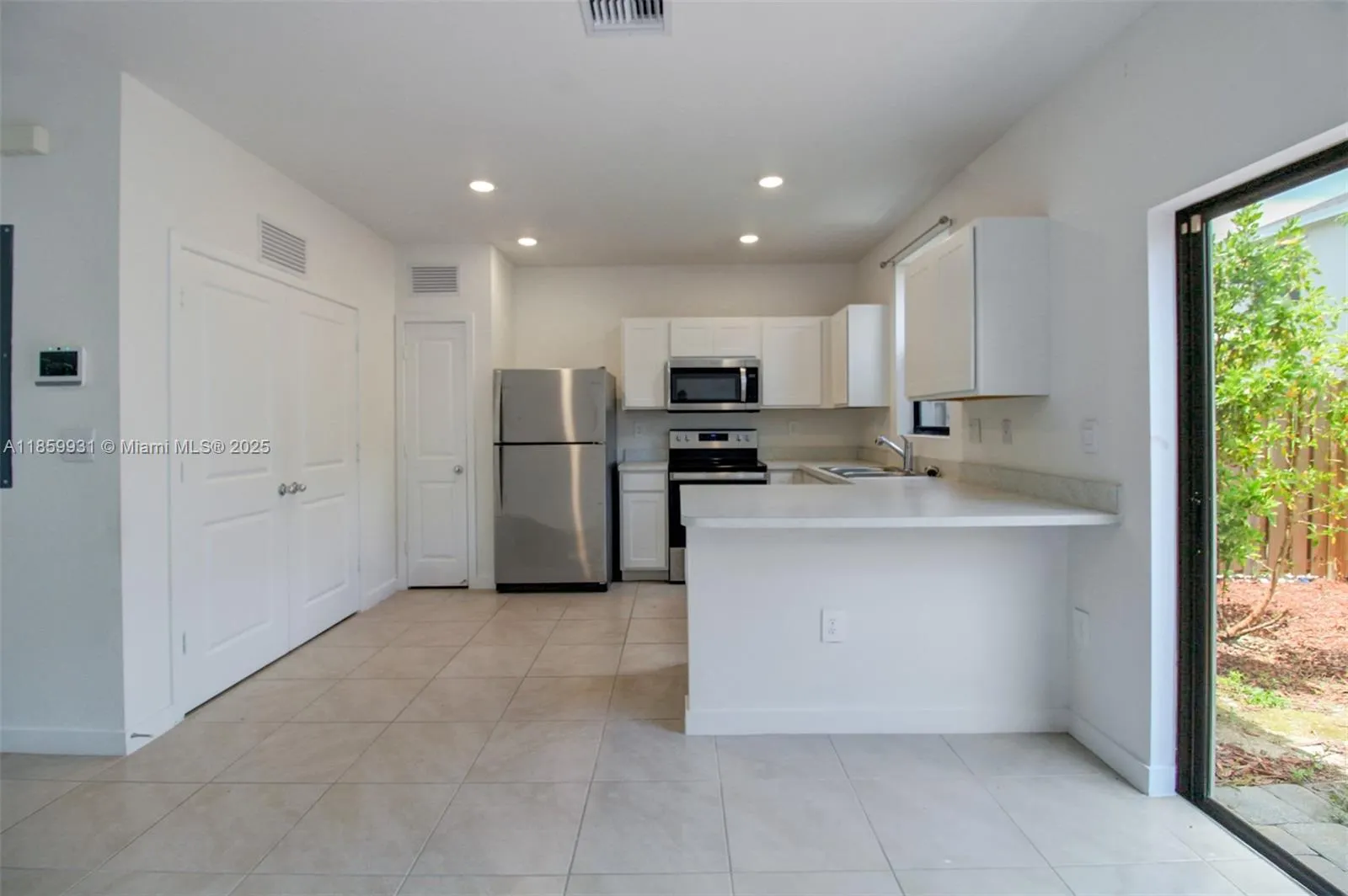 339 NE 12th St, #339