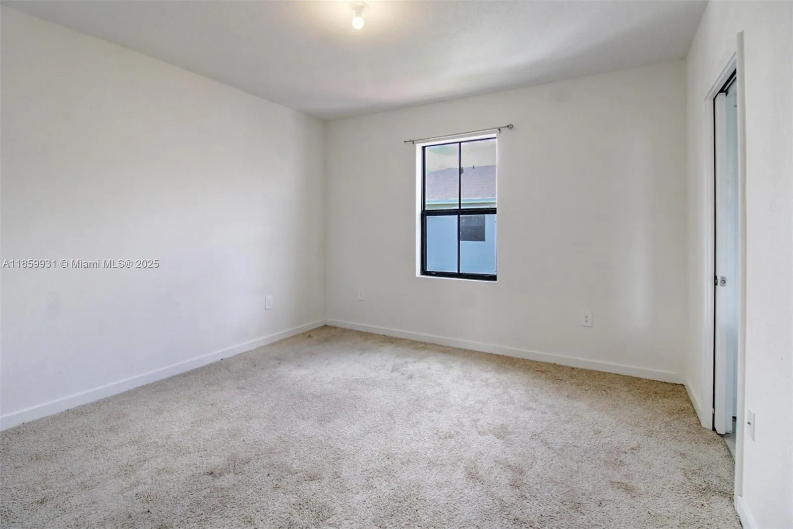 339 NE 12th St, #339