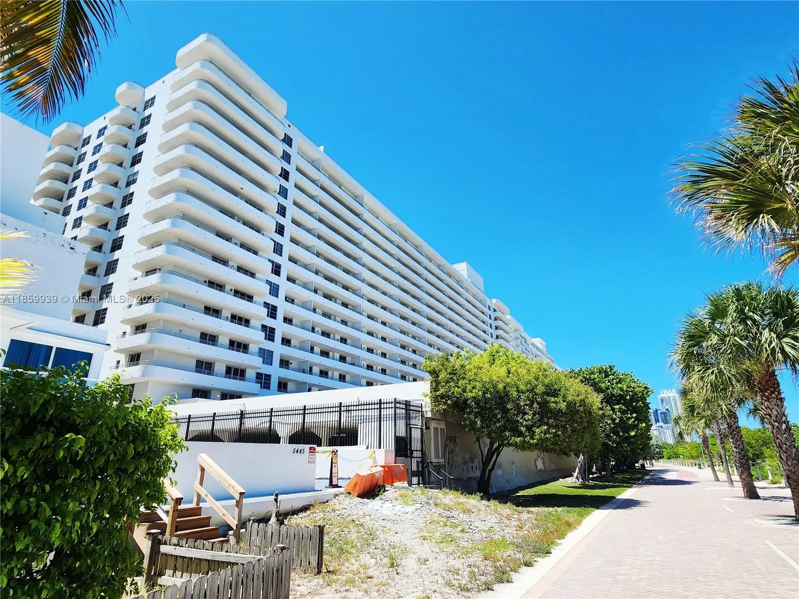 5555 Collins Ave, #9S