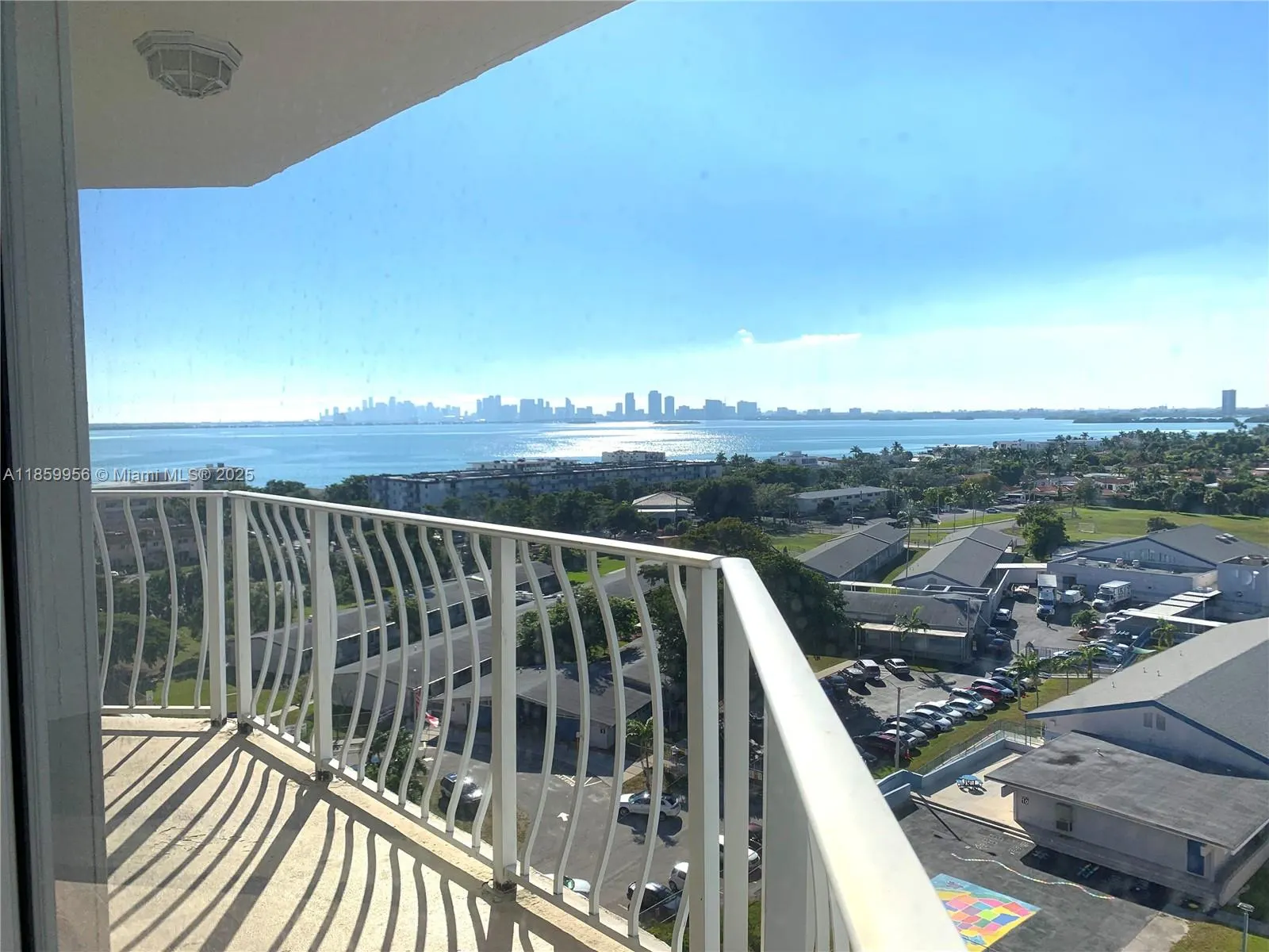 7601 E Treasure Dr, #1205