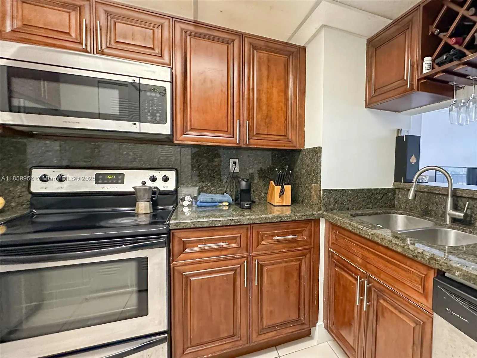 7601 E Treasure Dr, #1205