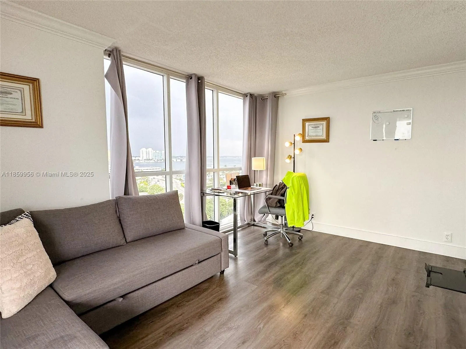 7601 E Treasure Dr, #1205