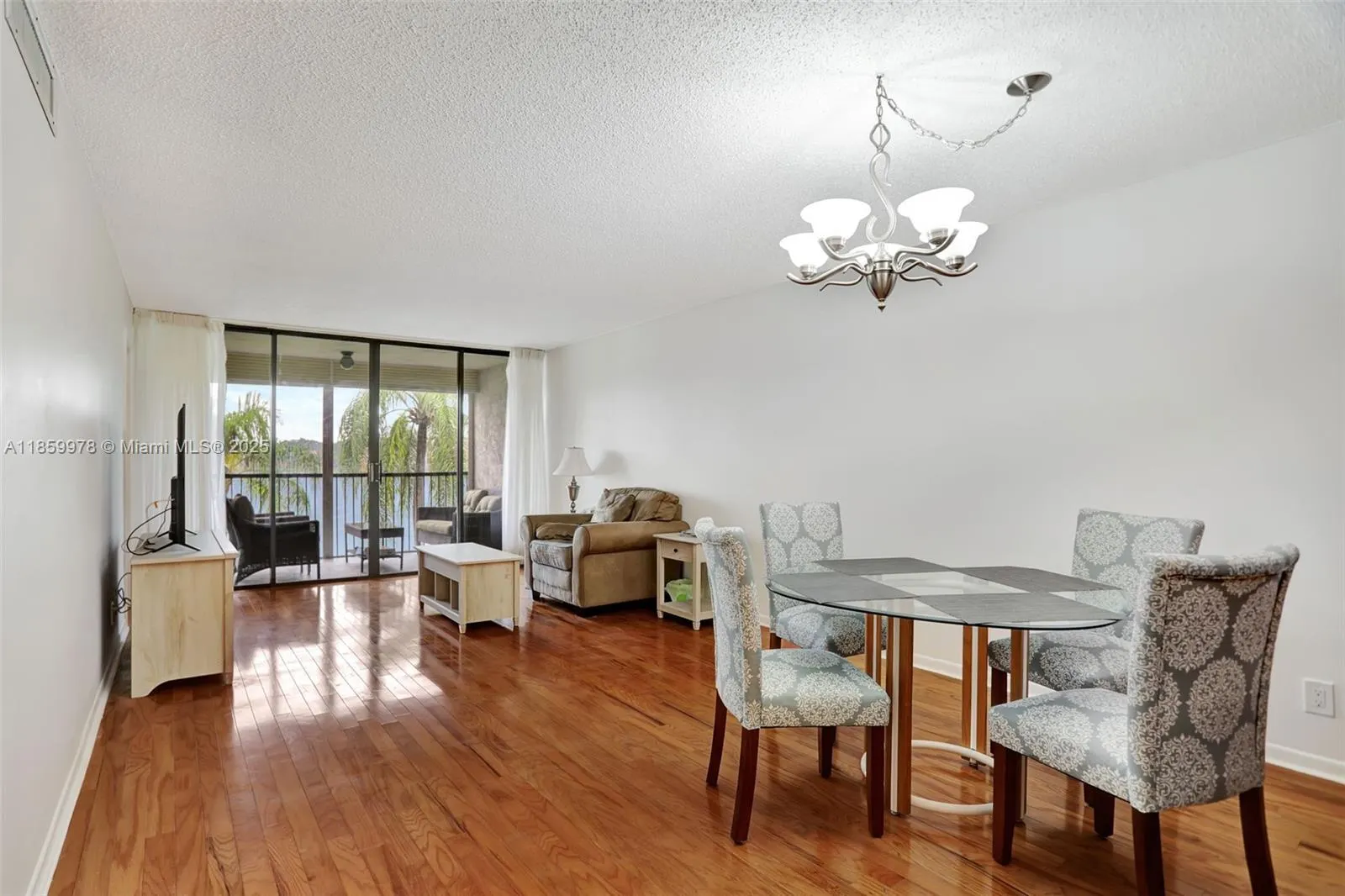 6219 Coral Lake Dr, #207