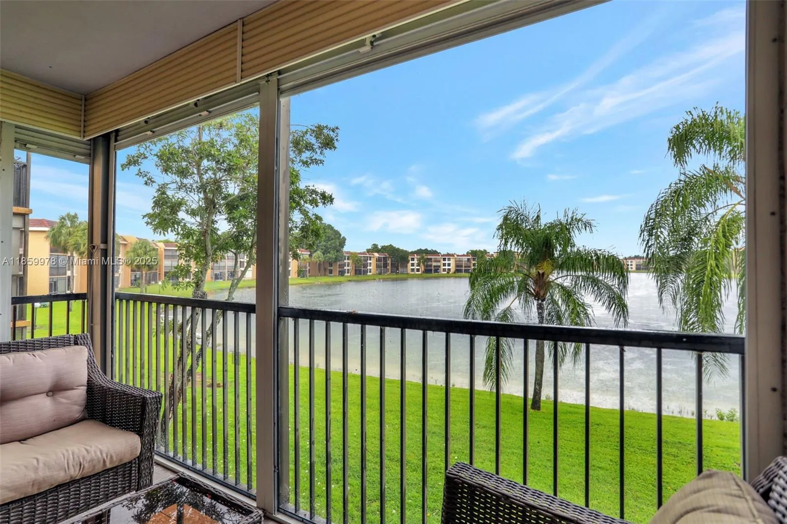 6219 Coral Lake Dr, #207