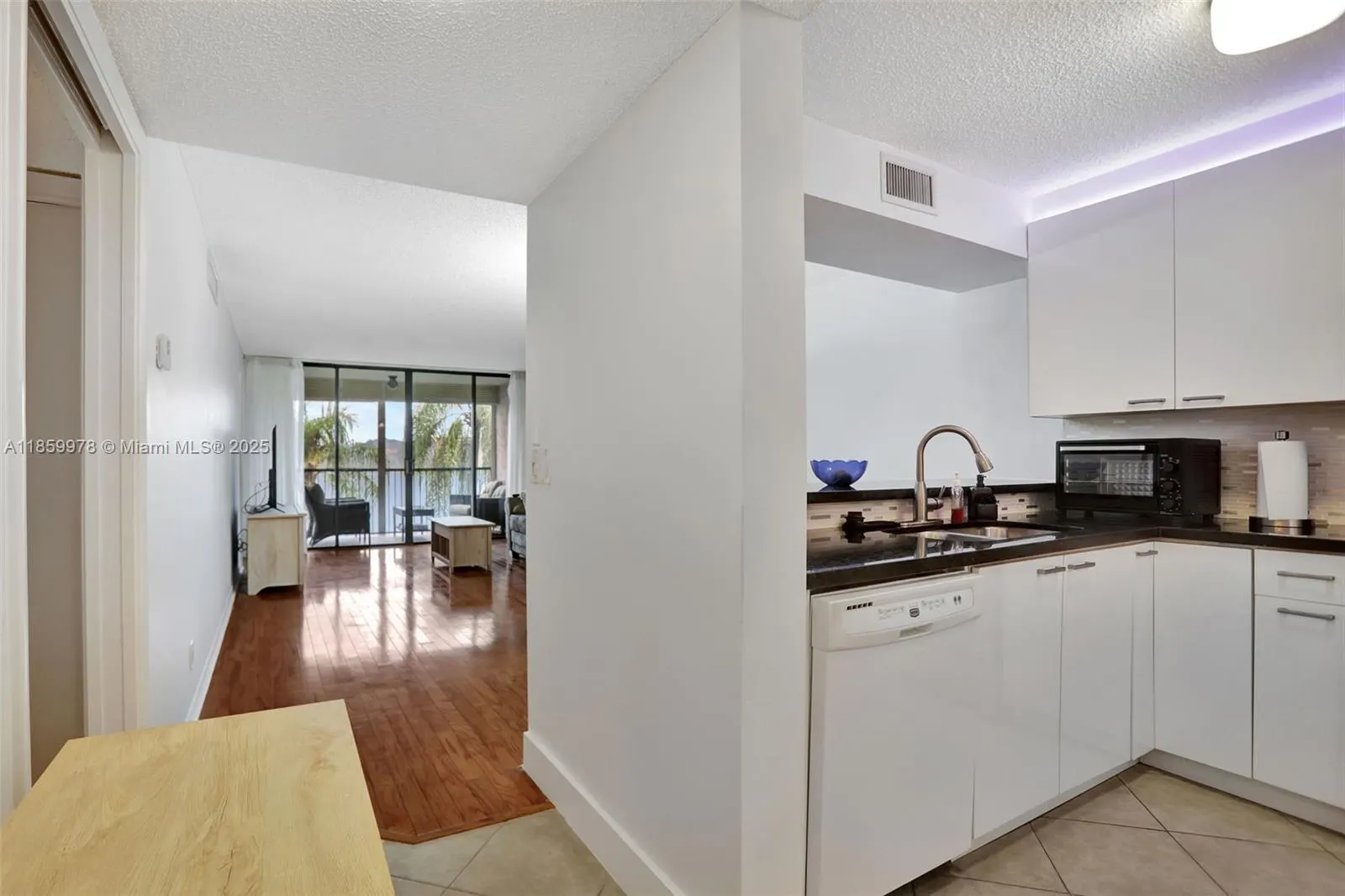 6219 Coral Lake Dr, #207
