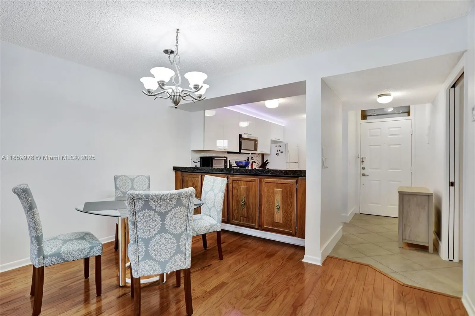 6219 Coral Lake Dr, #207