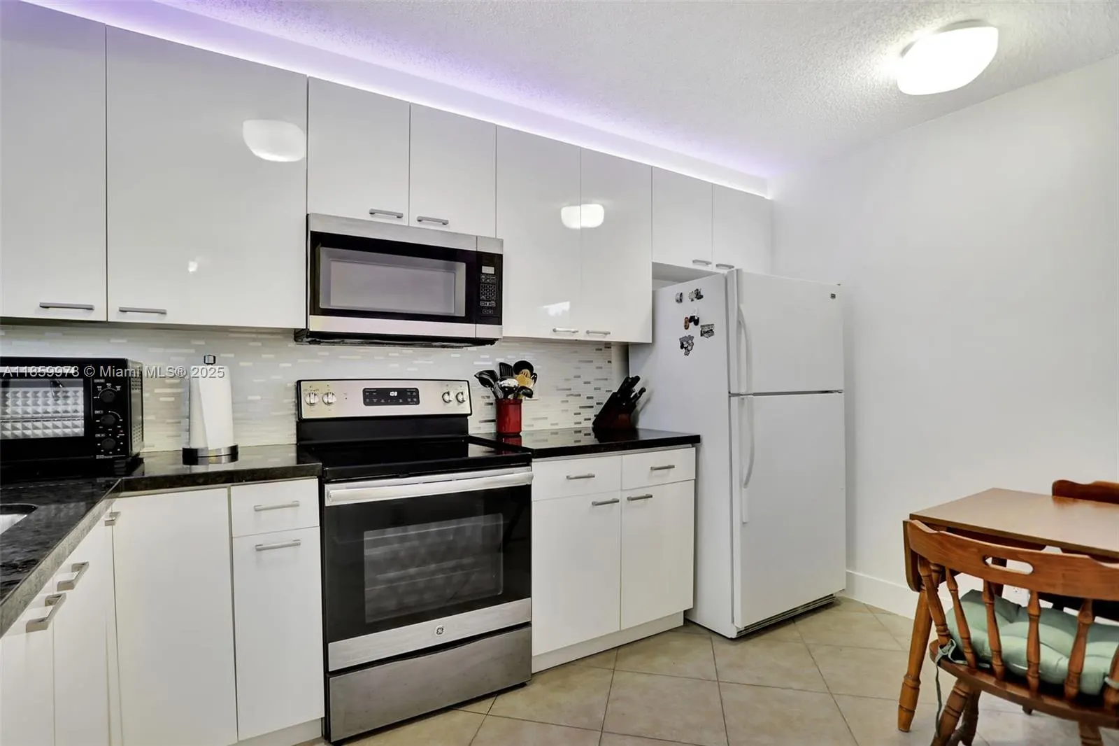 6219 Coral Lake Dr, #207