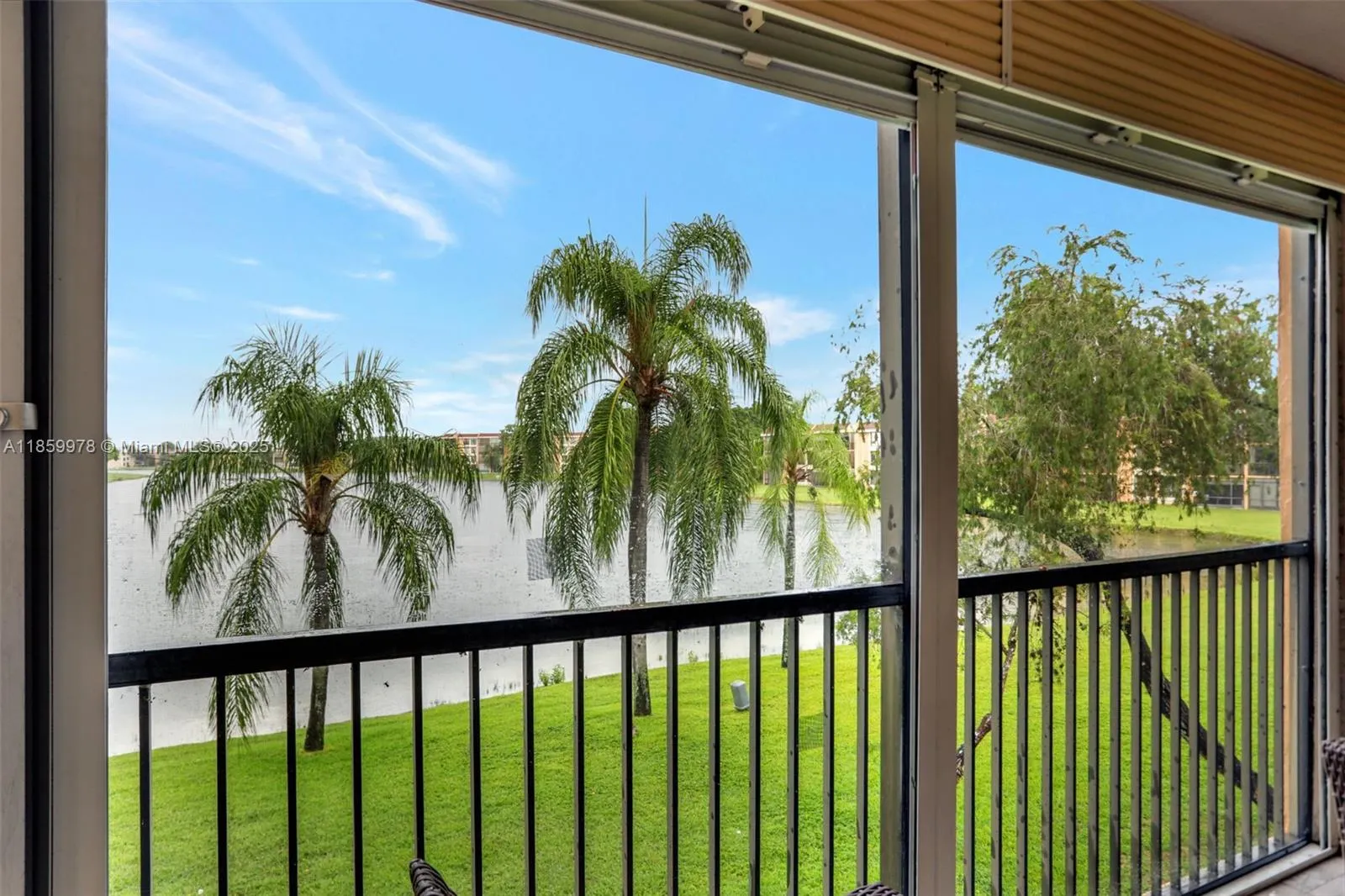6219 Coral Lake Dr, #207
