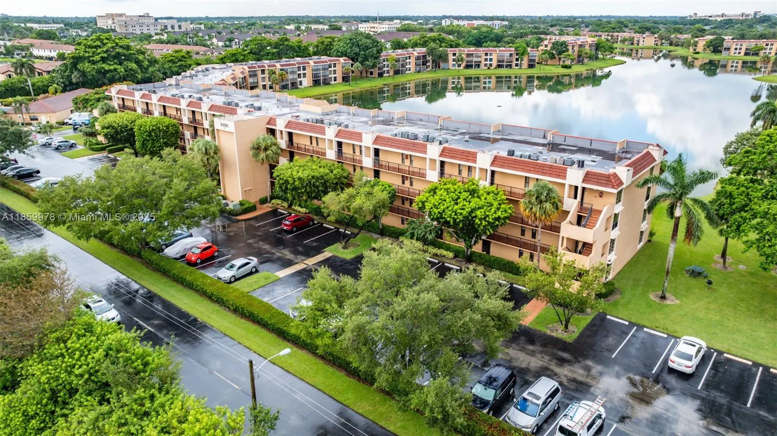 6219 Coral Lake Dr, #207
