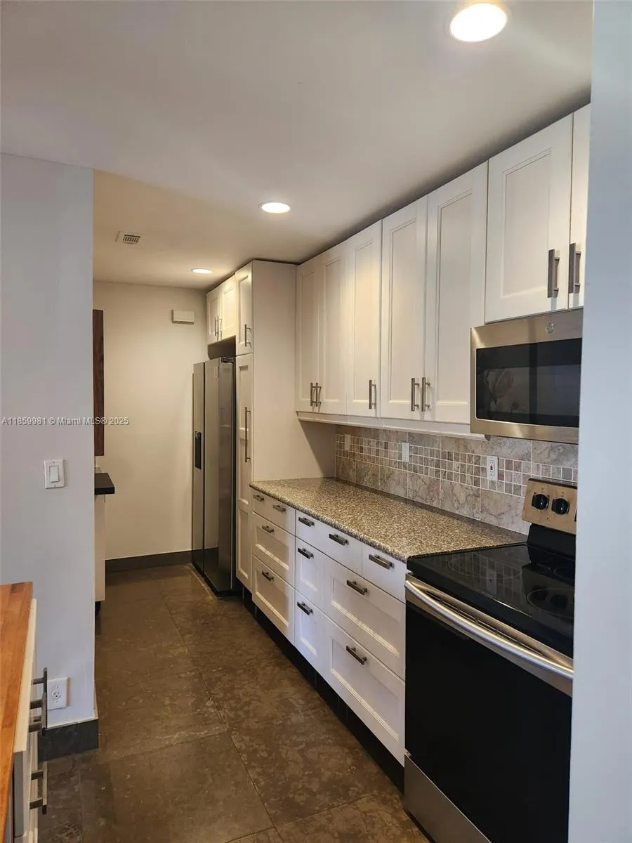 124 NE 19th Ct, #206B