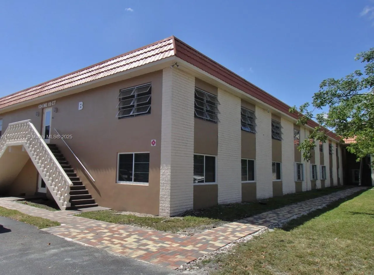 124 NE 19th Ct, #206B