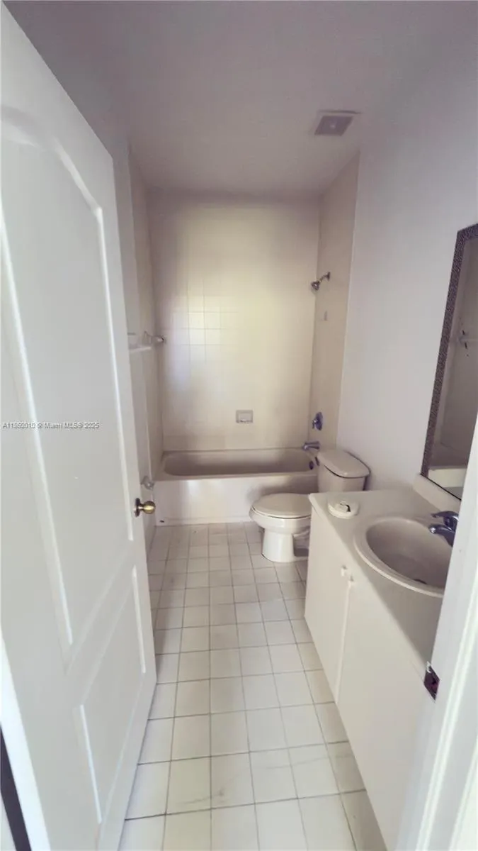2758 SE 17th Ave, #202