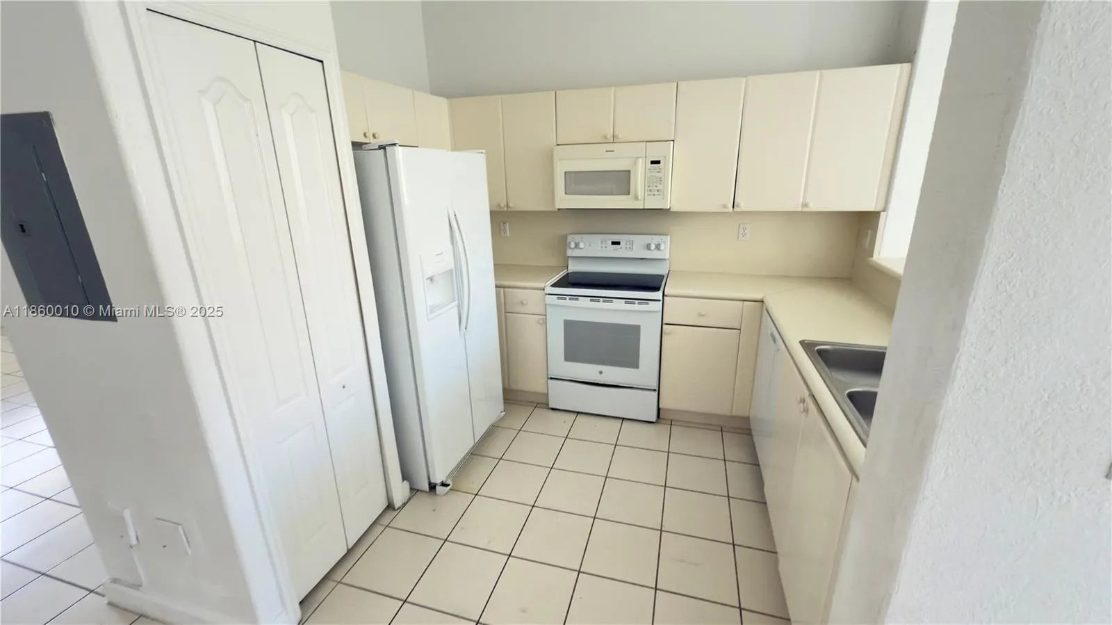 2758 SE 17th Ave, #202