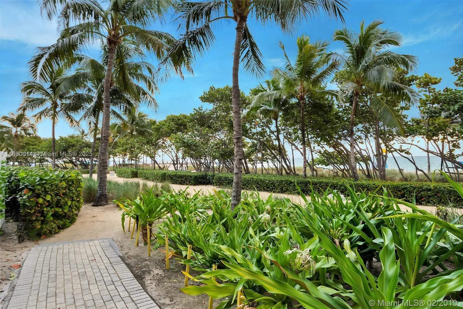 10275 Collins Ave, #606