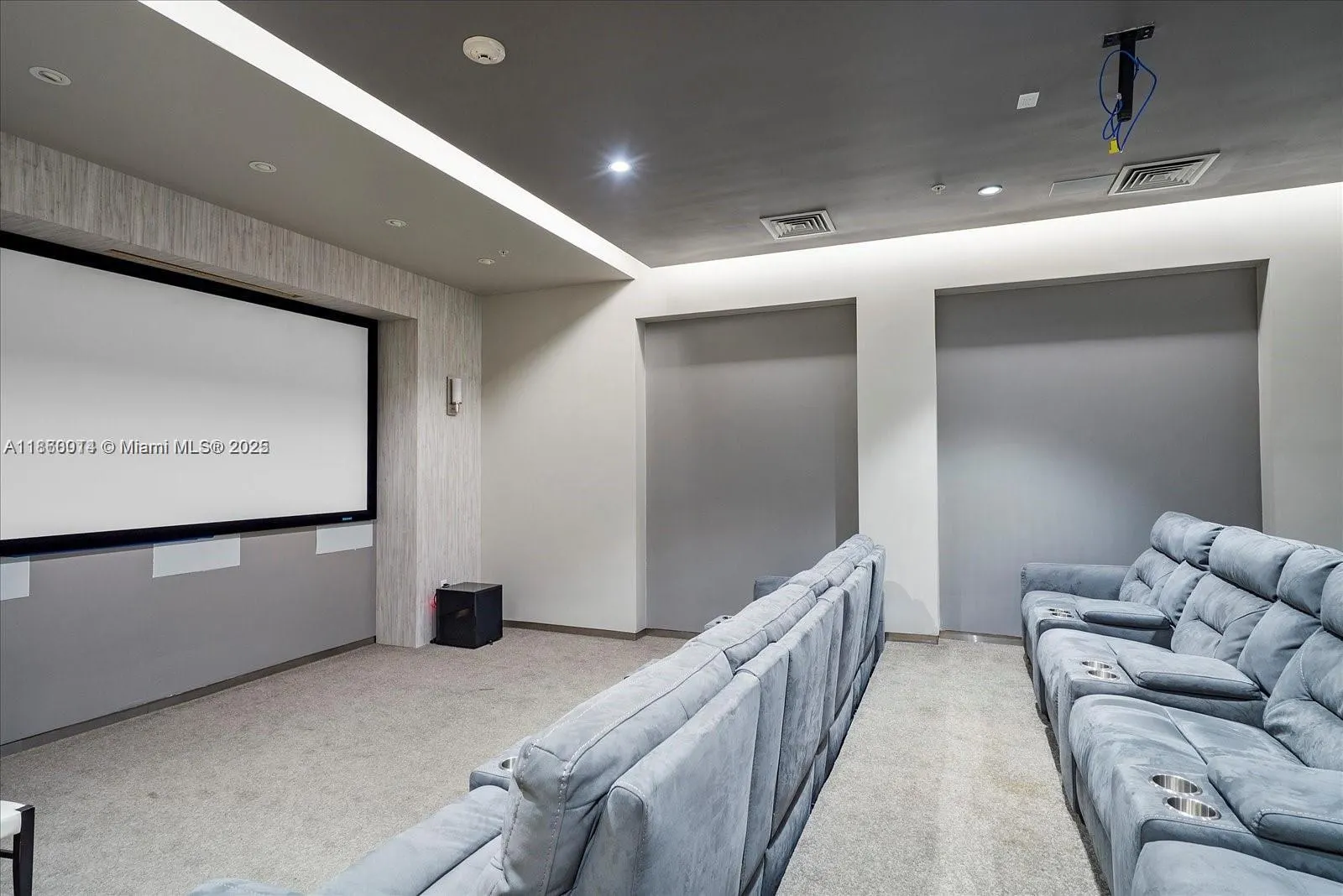 10275 Collins Ave, #606