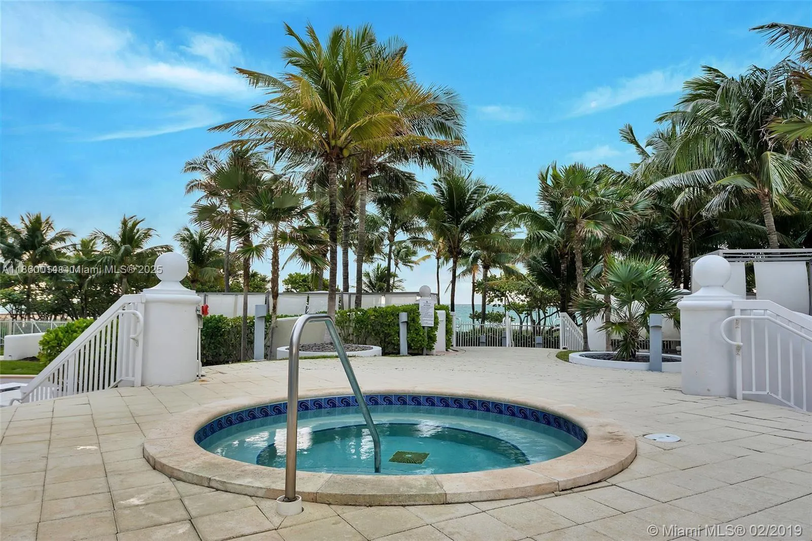 10275 Collins Ave, #606